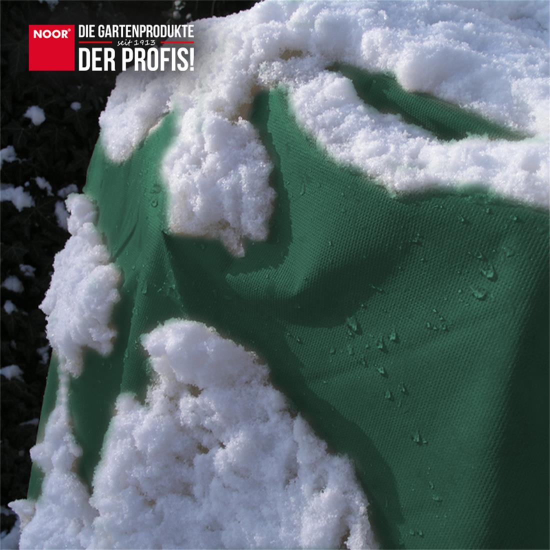 Nahaufnahme des atmungsaktiven und UV-beständigen bunten Vliesstoffs zur Pflanzenisolierung