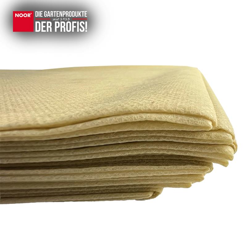 Nahaufnahme des atmungsaktiven und UV-beständigen bunten Vliesstoffs zur Pflanzenisolierung