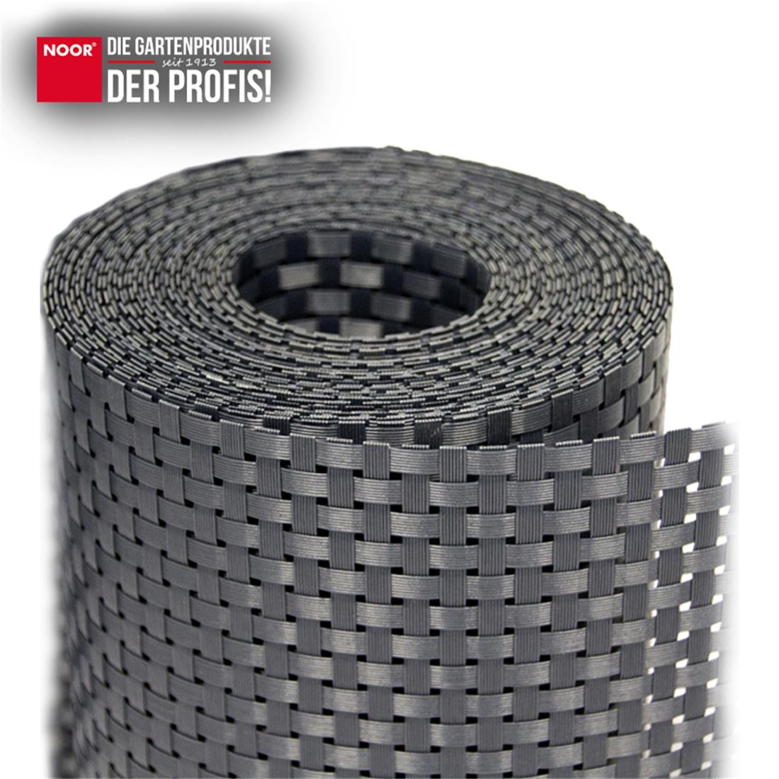 Detailaufnahme des 830g/m² starken PE-Rattan-Geflechts in moderner 3D-Optik für Gartenzäune