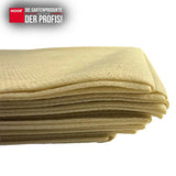 Nahaufnahme des atmungsaktiven und UV-beständigen bunten Vliesstoffs zur Pflanzenisolierung