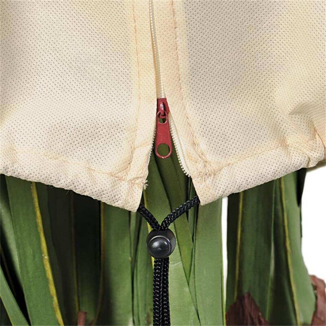 Sicherer Kordelzug mit Stopper am unteren Rand der Premium-Haube zur einfachen und windfesten Fixierung