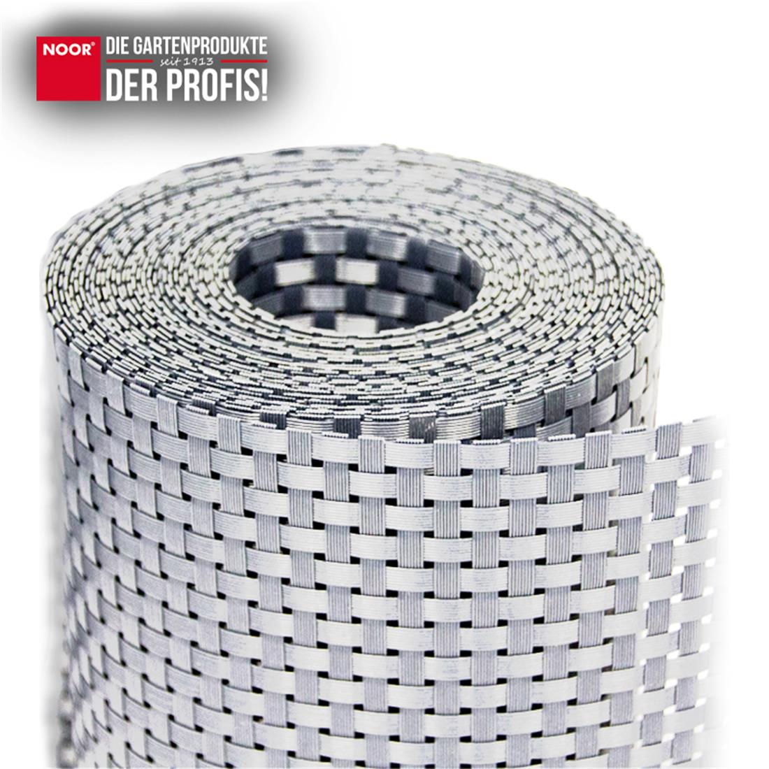 Detailaufnahme des 830g/m² starken PE-Rattan-Geflechts in moderner 3D-Optik für Gartenzäune