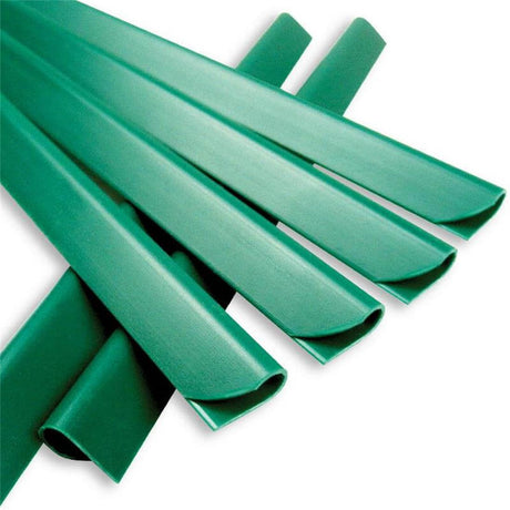 Nahaufnahme der verstärkten Premium-Befestigungsclips mit abgerundeten Kanten für eine elegante Optik am Zaunende