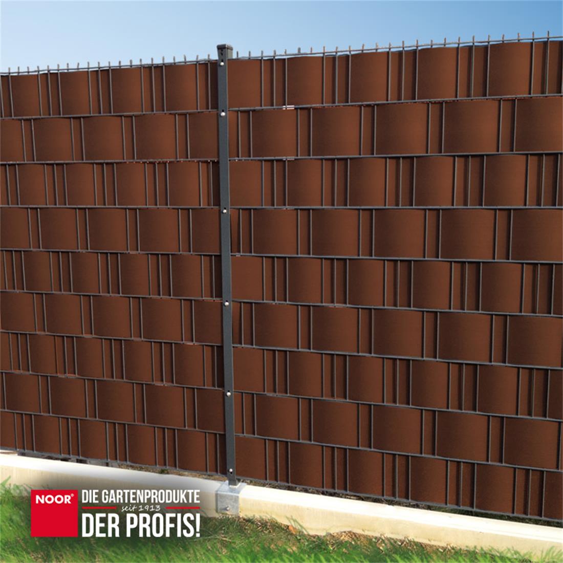 Blickdicht gestalteter Gartenzaun mit wetterfesten PVC Easy Zaunblenden als Sicht- und Windschutz