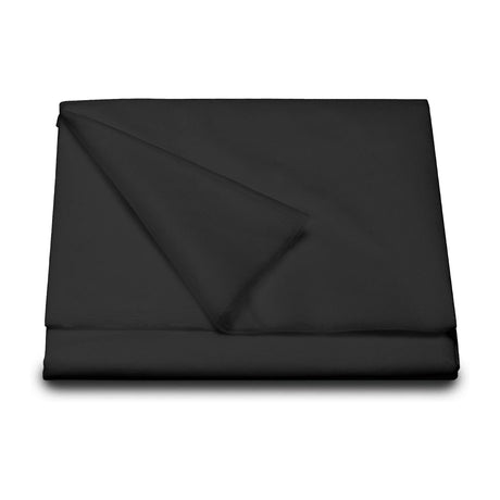 Schwarzes Unkrautvlies von NOOR mit Mulchfunktion, ausgelegt für den Schutz von Gartenbeeten und die Wurzelentwicklung.